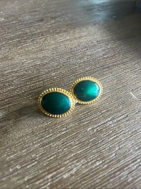 Trifari vintage emerald oval clip on earrings